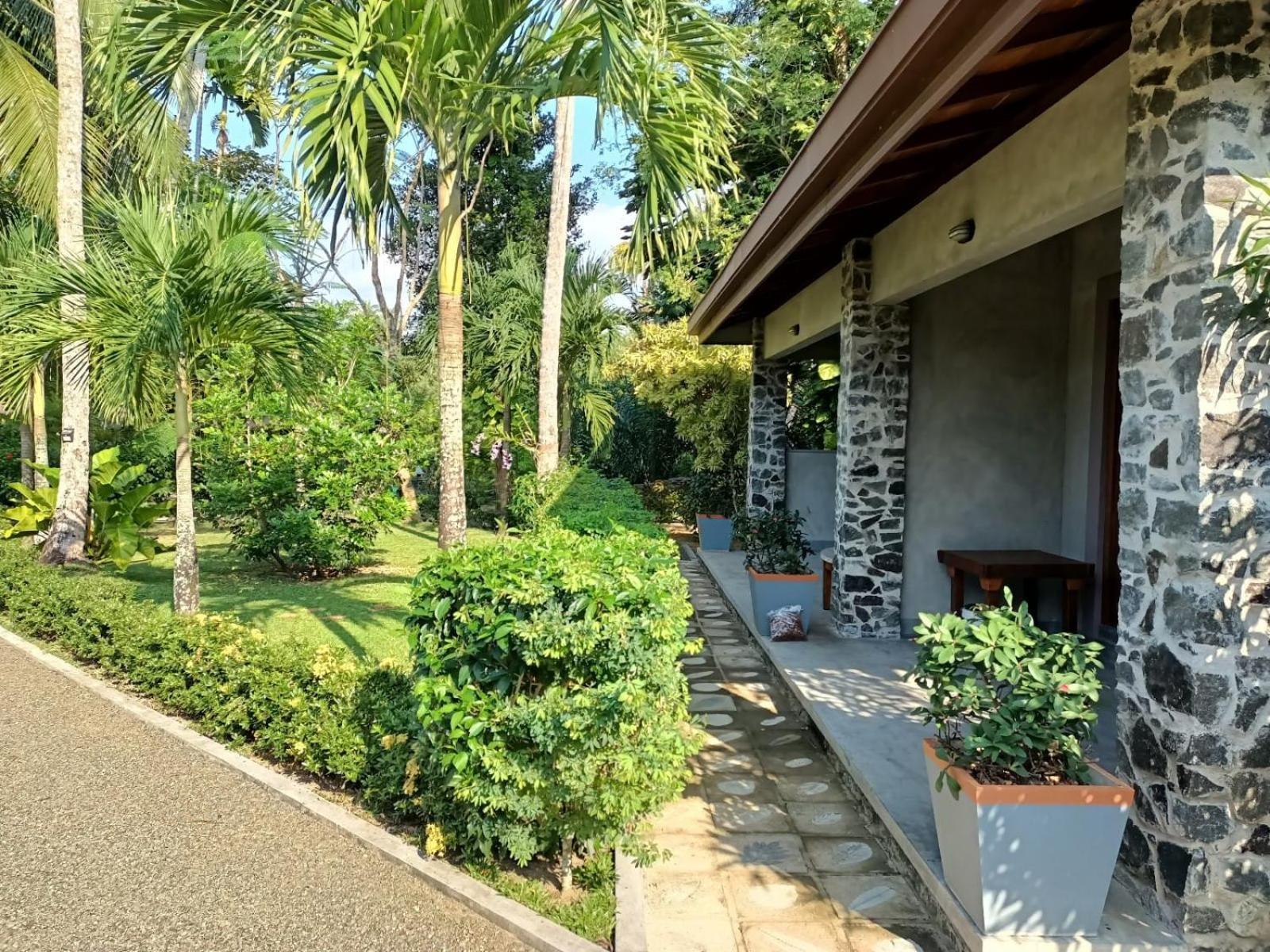 Avalon Village Resort Induruwa Exterior photo